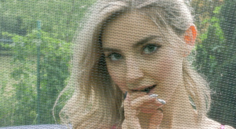Дина, 24